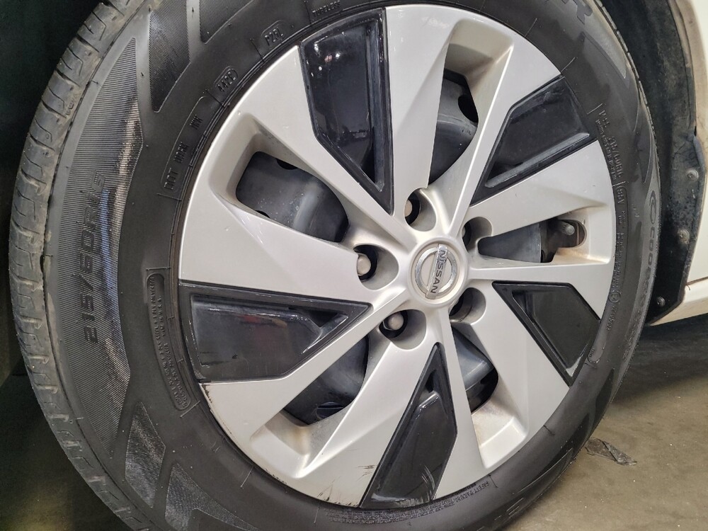 2019 Nissan Altima in Montclair, CA 91763 - 18130200 31