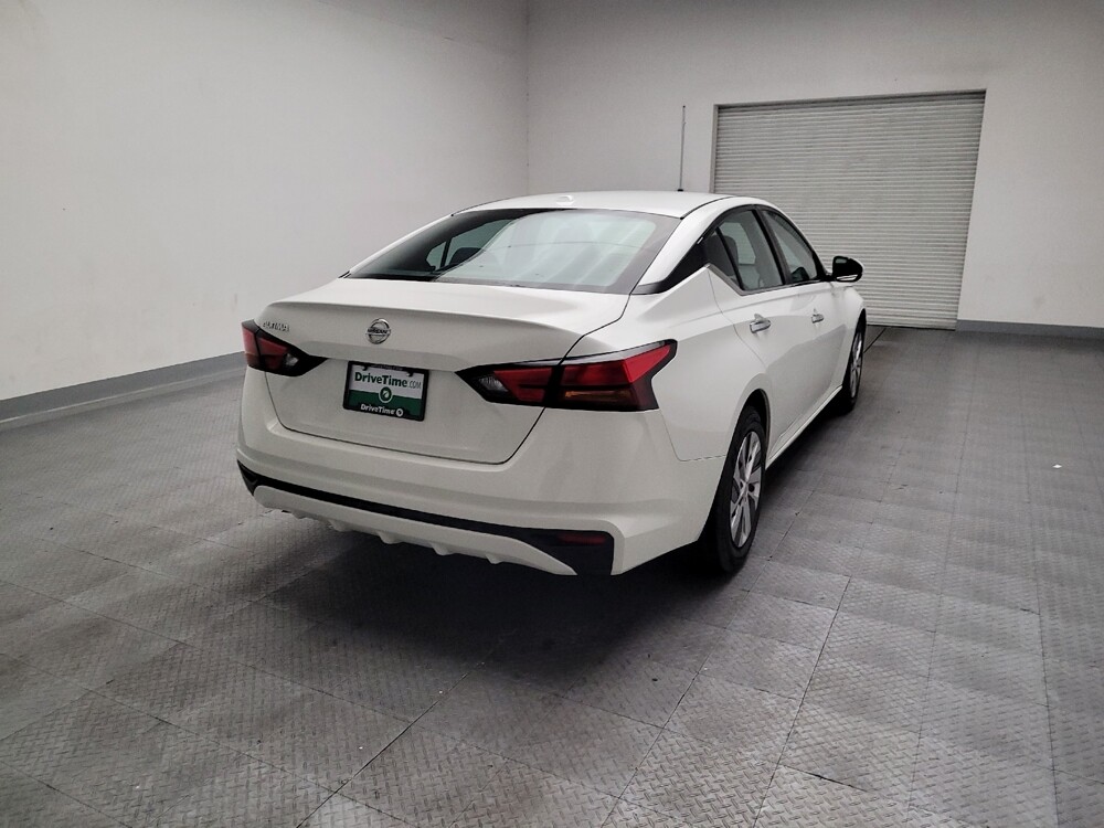2019 Nissan Altima in Montclair, CA 91763 - 18130200 7
