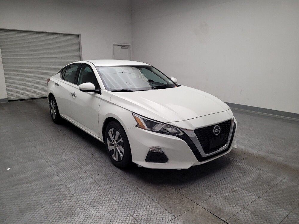 2019 Nissan Altima in Montclair, CA 91763 - 18130200 13