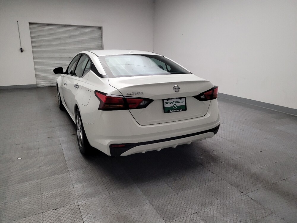 2019 Nissan Altima in Montclair, CA 91763 - 18130200 6