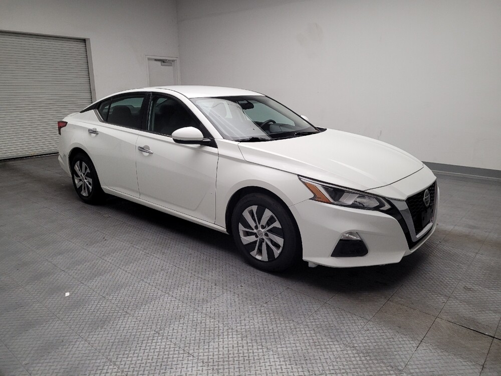 2019 Nissan Altima in Montclair, CA 91763 - 18130200 11