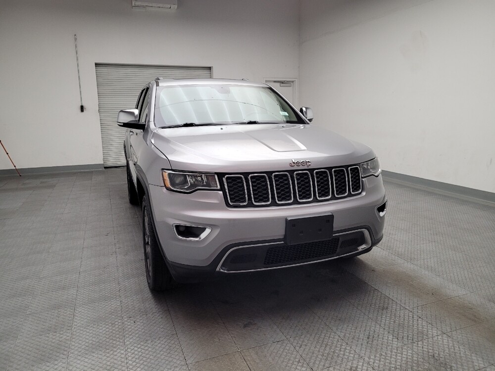 2018 Jeep Grand Cherokee in Downey, CA 90241 - 18130205 14