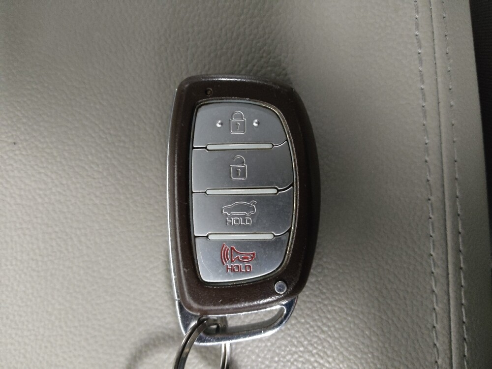 2016 Hyundai Sonata in Marietta, GA 30062 - 18130206 32