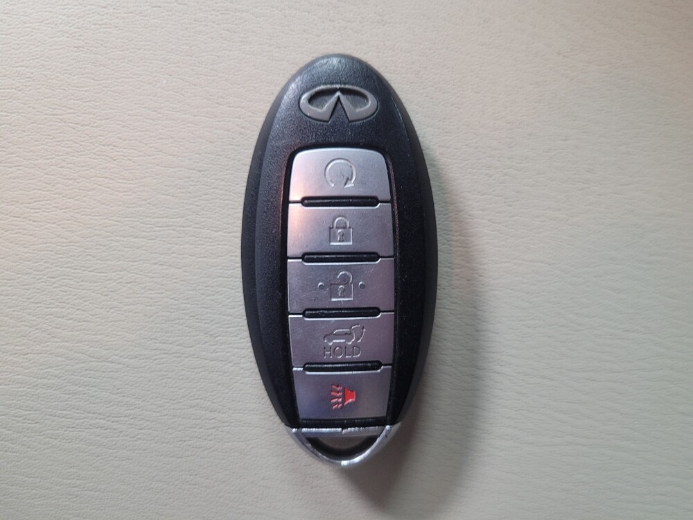 2015 INFINITI QX80 in Union City, GA 30291 - 18130207 32