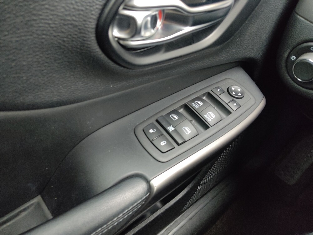 2020 Jeep Cherokee in Morrow, GA 30260 - 18130215 27