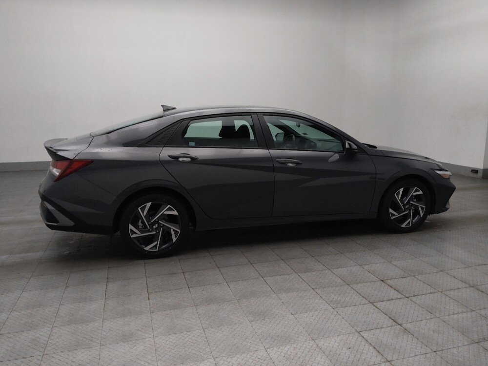 2025 Hyundai Elantra in Columbus, GA 31909 - 18130216 10