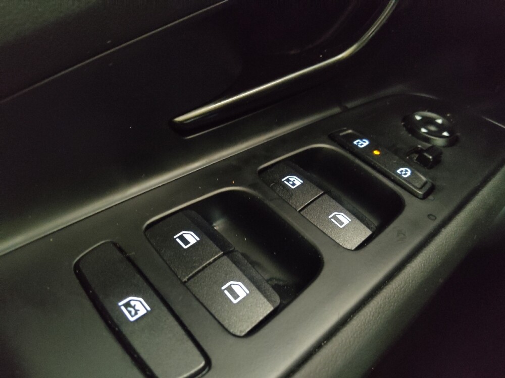 2025 Hyundai Elantra in Columbus, GA 31909 - 18130216 27