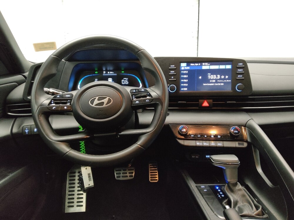 2025 Hyundai Elantra in Columbus, GA 31909 - 18130216 22