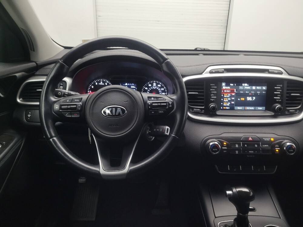 2018 Kia Sorento in Conyers, GA 30094 - 18130237 22
