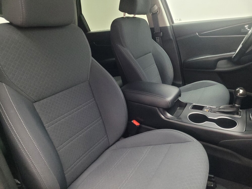 2018 Kia Sorento in Conyers, GA 30094 - 18130237 21