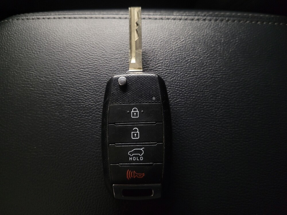 2018 Kia Sorento in Conyers, GA 30094 - 18130237 32