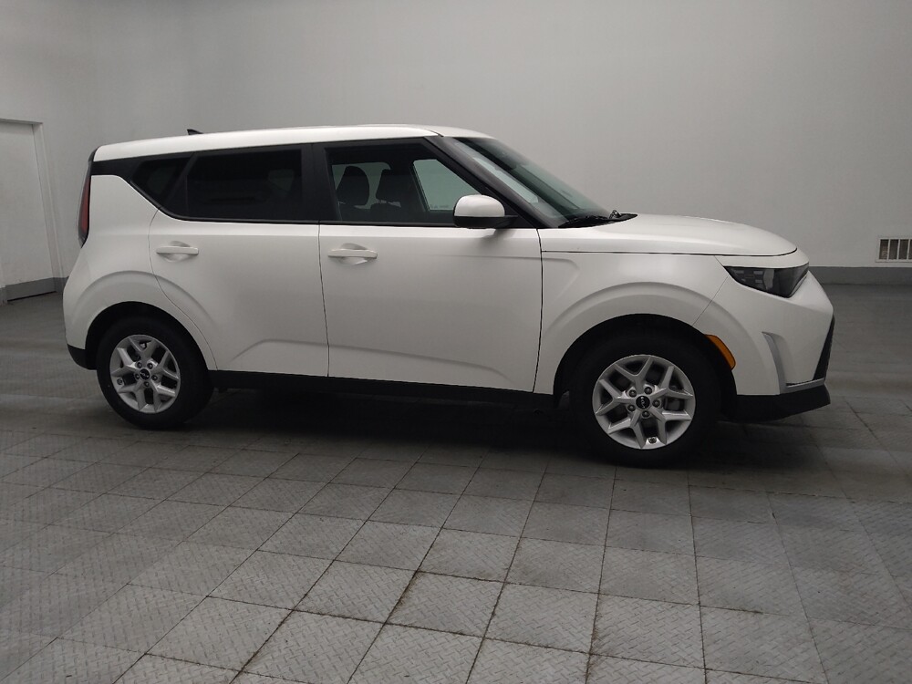 2025 Kia Soul in Stone Mountain, GA 30083 - 18130246 11