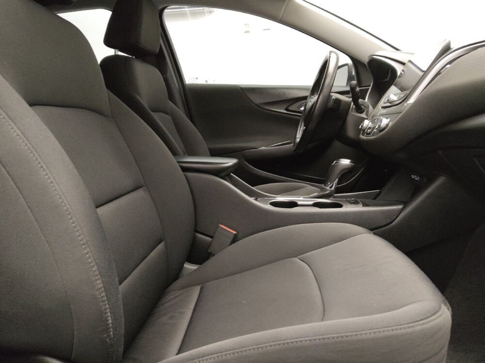 2020 Chevrolet Malibu in Lewisville, TX 75067 - 18130282 21