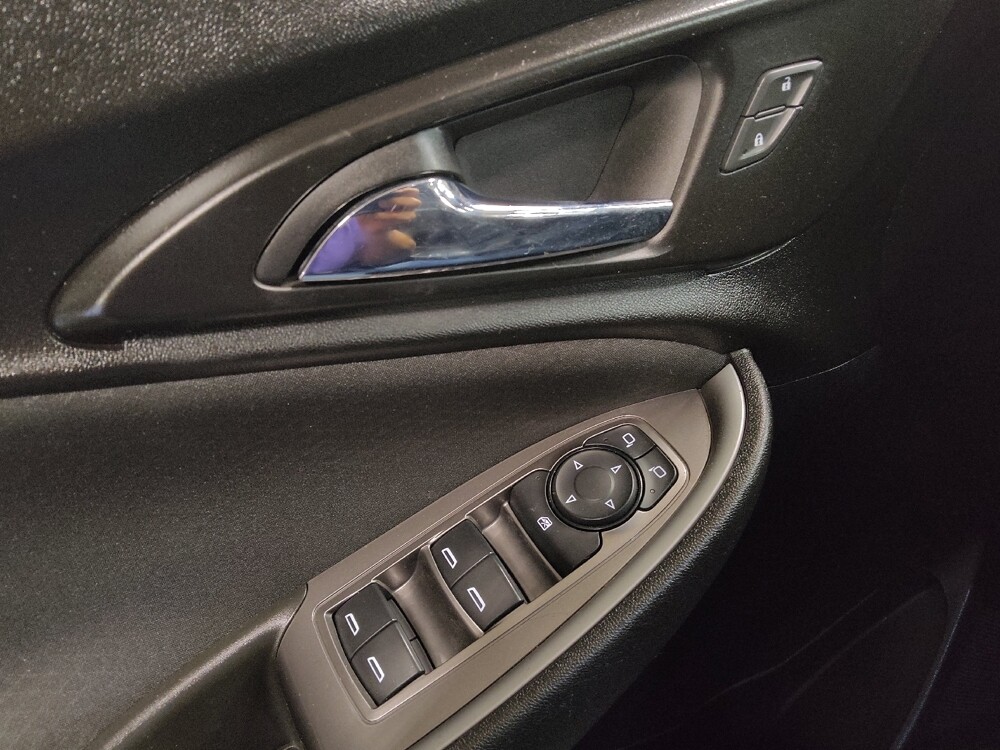 2020 Chevrolet Malibu in Lewisville, TX 75067 - 18130282 27