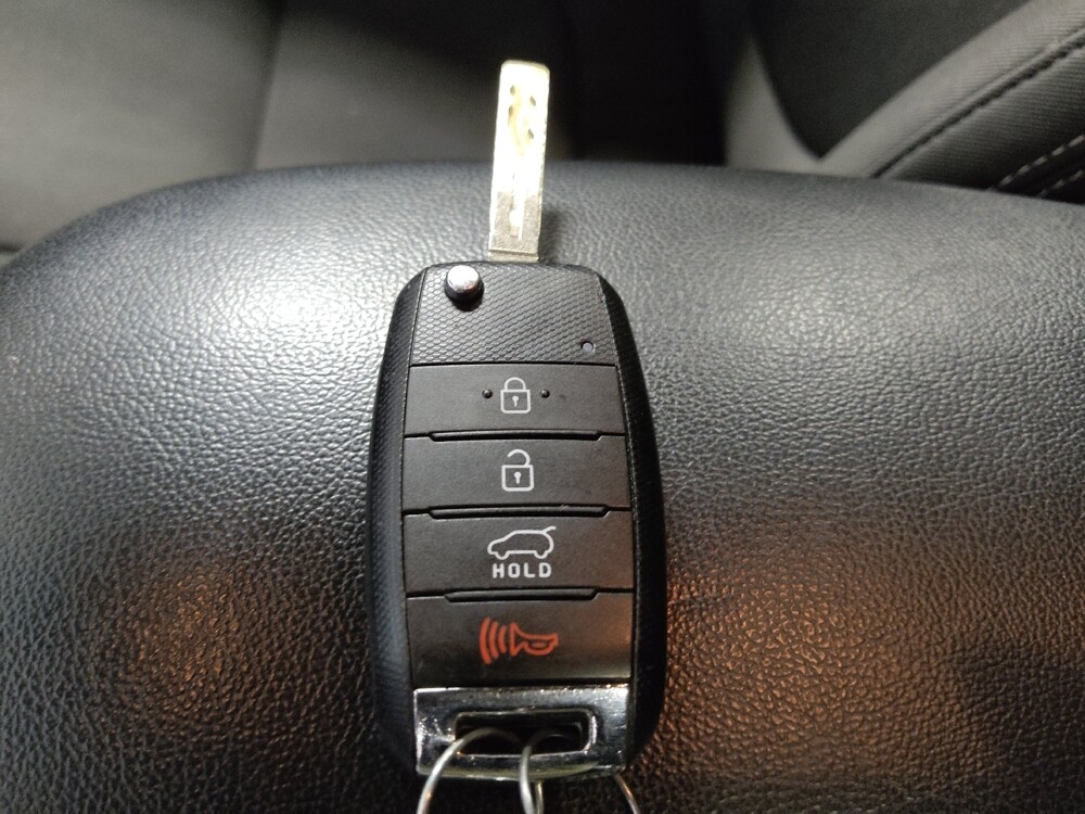 2016 Kia Soul in Tampa, FL 33619 - 18130284 32