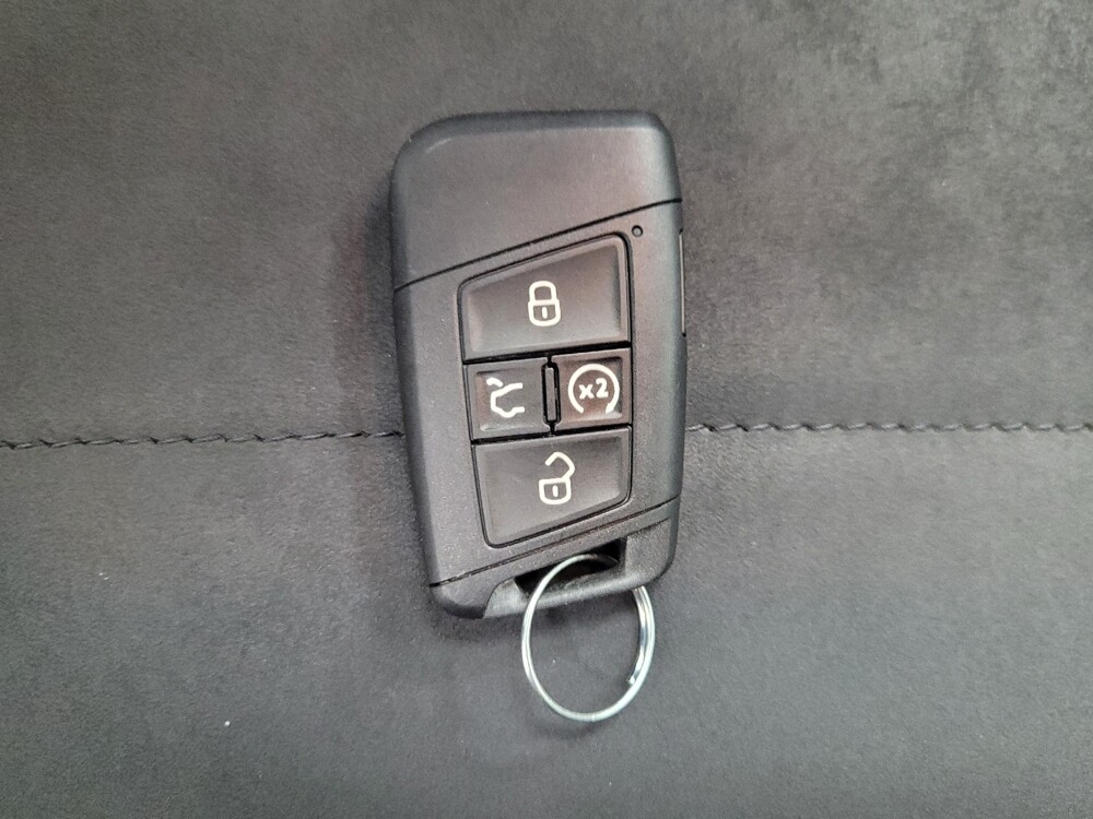 2024 Volkswagen Taos in Las Vegas, NV 89104 - 18130292 32