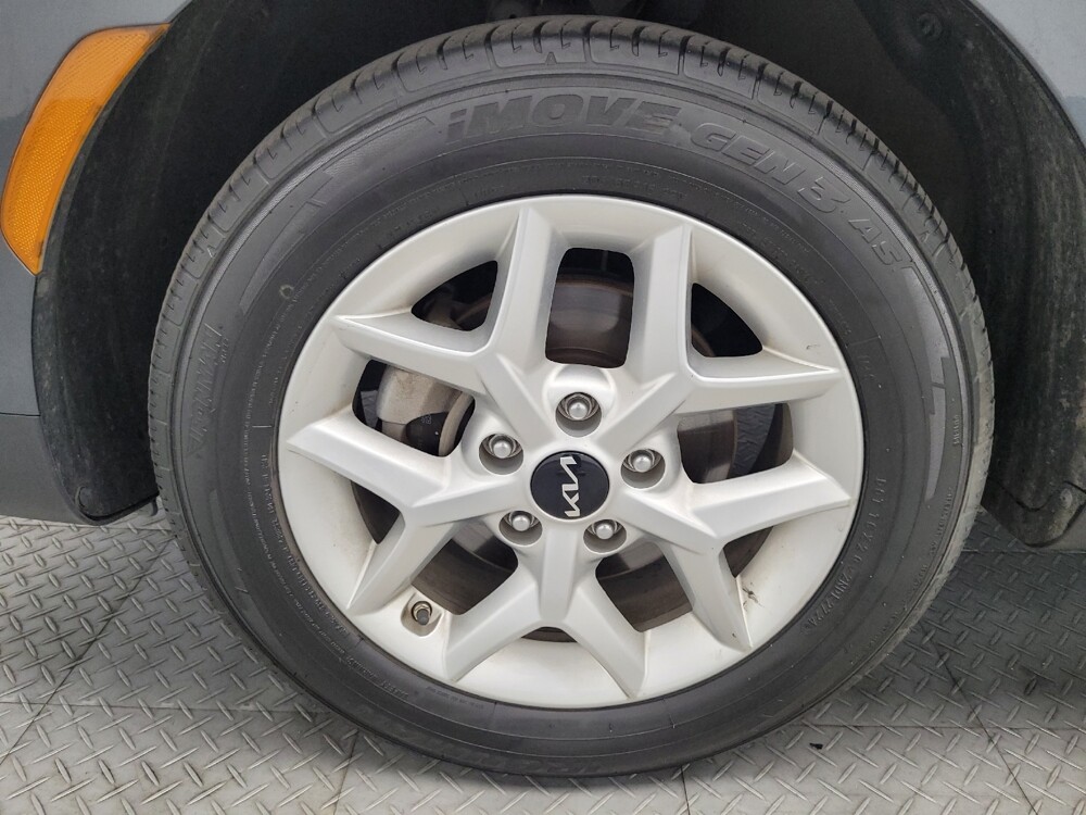 2024 Kia Soul in Las Vegas, NV 89104 - 18130298 31