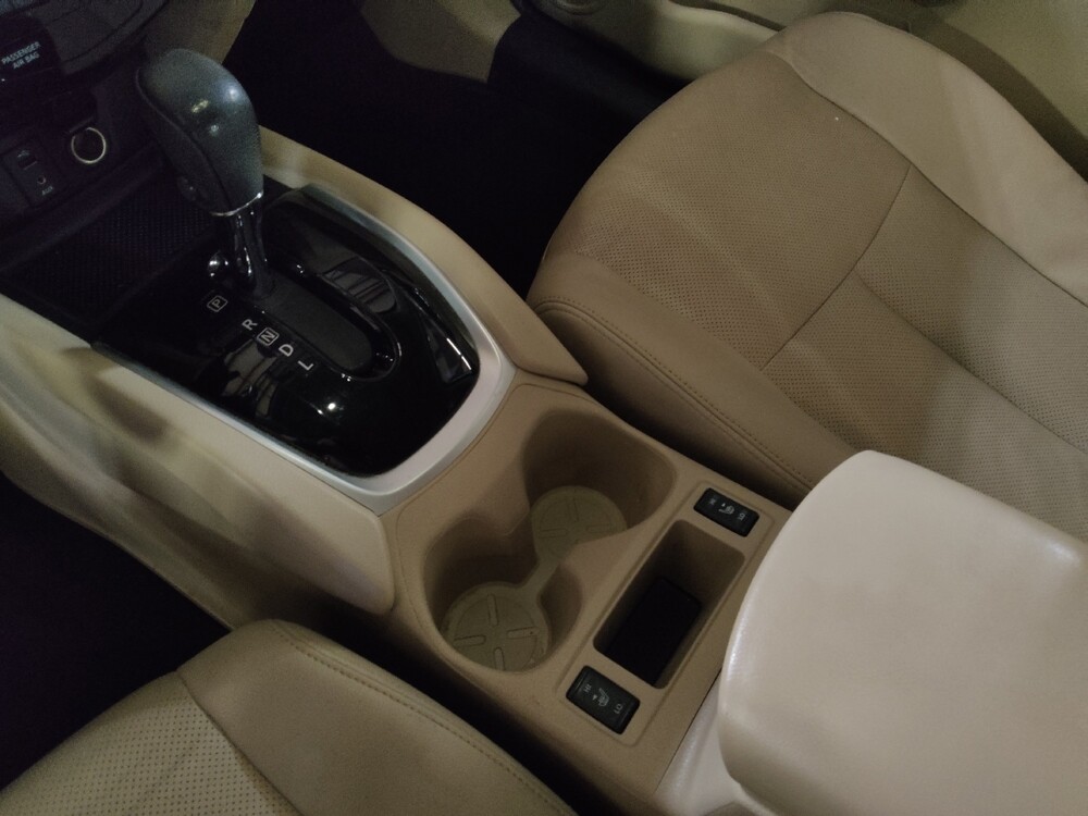 2016 Nissan Rogue in Mobile, AL 36606 - 18130301 26