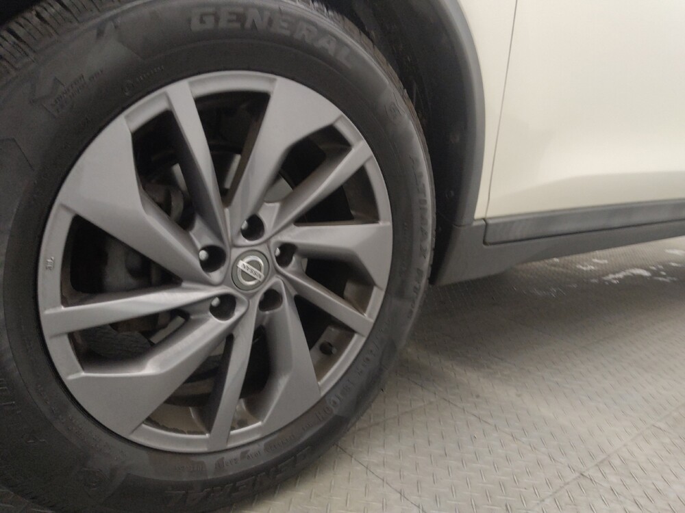 2016 Nissan Rogue in Mobile, AL 36606 - 18130301 31