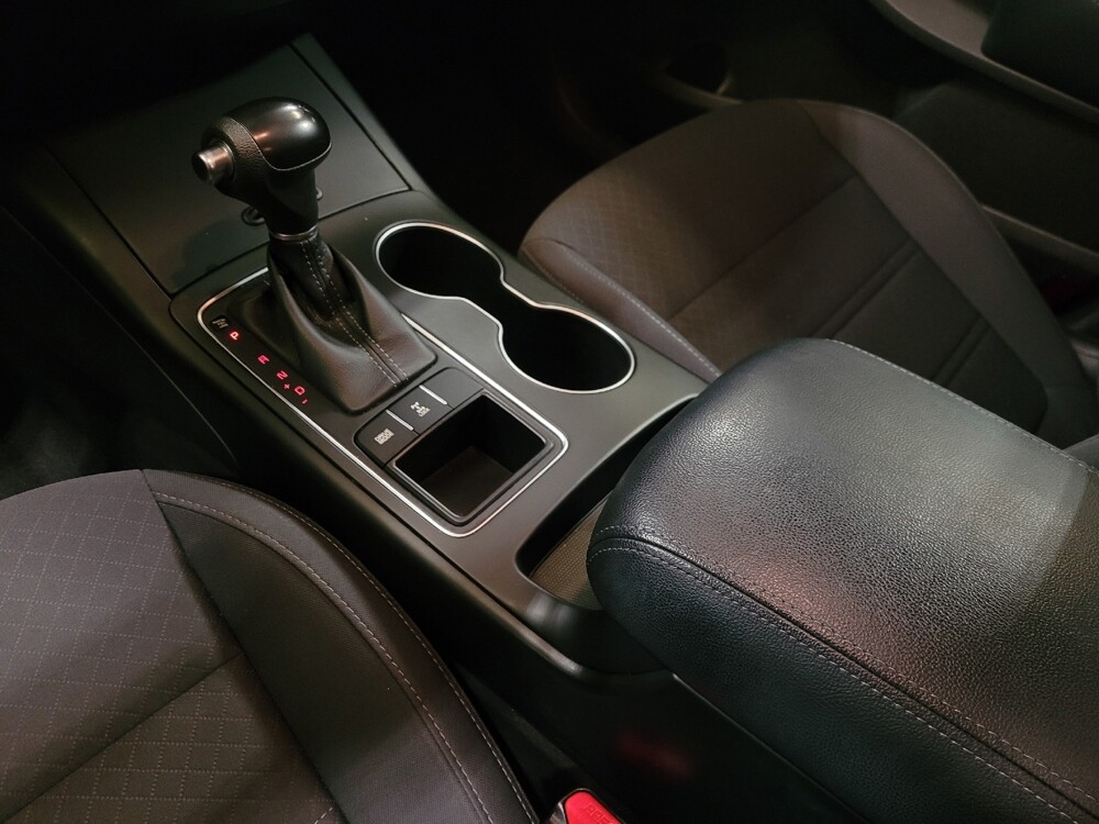 2017 Kia Sorento in Gainesville, FL 32609 - 18130317 26