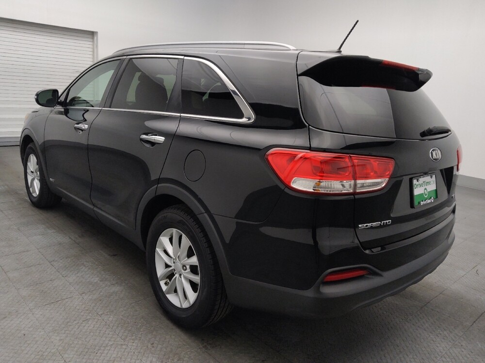 2017 Kia Sorento in Gainesville, FL 32609 - 18130317 5