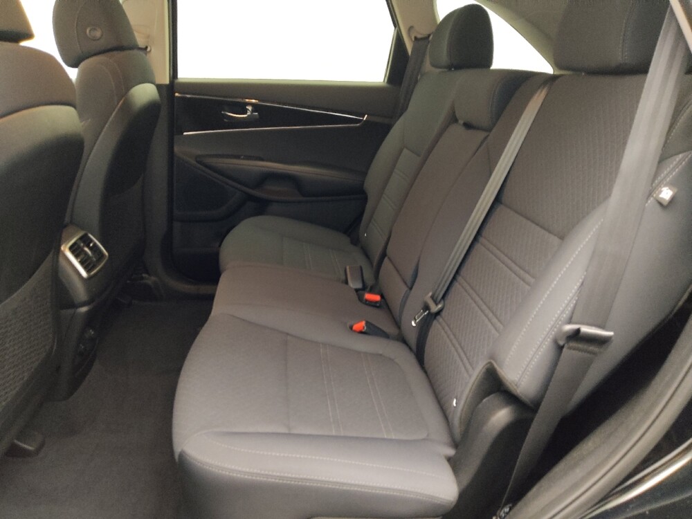 2017 Kia Sorento in Gainesville, FL 32609 - 18130317 18