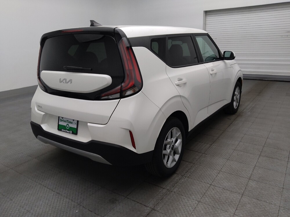 2025 Kia Soul in Gainesville, FL 32609 - 18130321 9