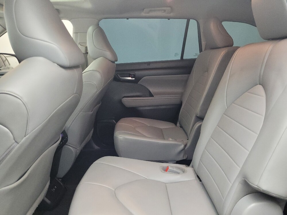 2020 Toyota Highlander in Columbia, SC 29210 - 18130335 18