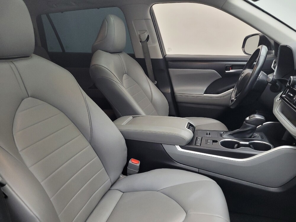 2020 Toyota Highlander in Columbia, SC 29210 - 18130335 21
