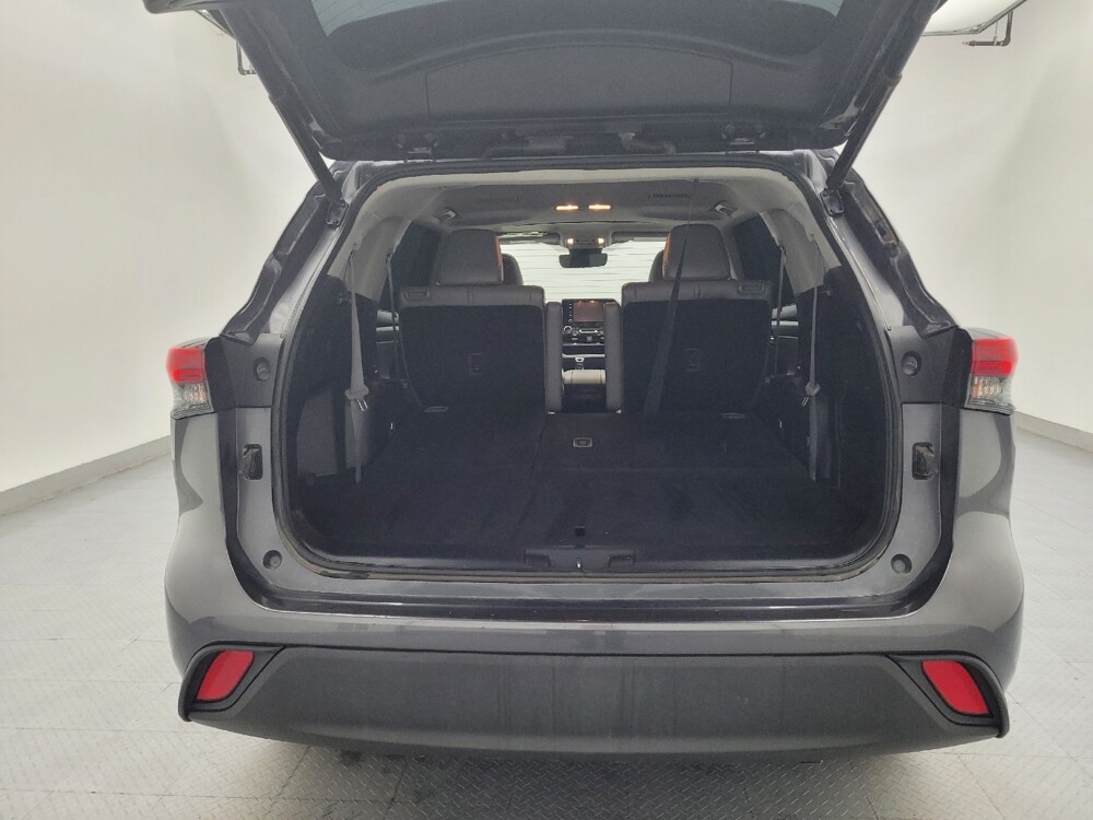 2020 Toyota Highlander in Columbia, SC 29210 - 18130335 29