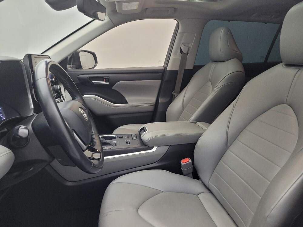 2020 Toyota Highlander in Columbia, SC 29210 - 18130335 17