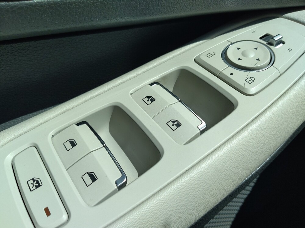 2023 Hyundai Sonata in Columbia, SC 29210 - 18130344 27