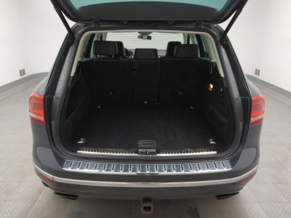 2016 Volkswagen Touareg in Denver, CO 80012 - 18130348 29