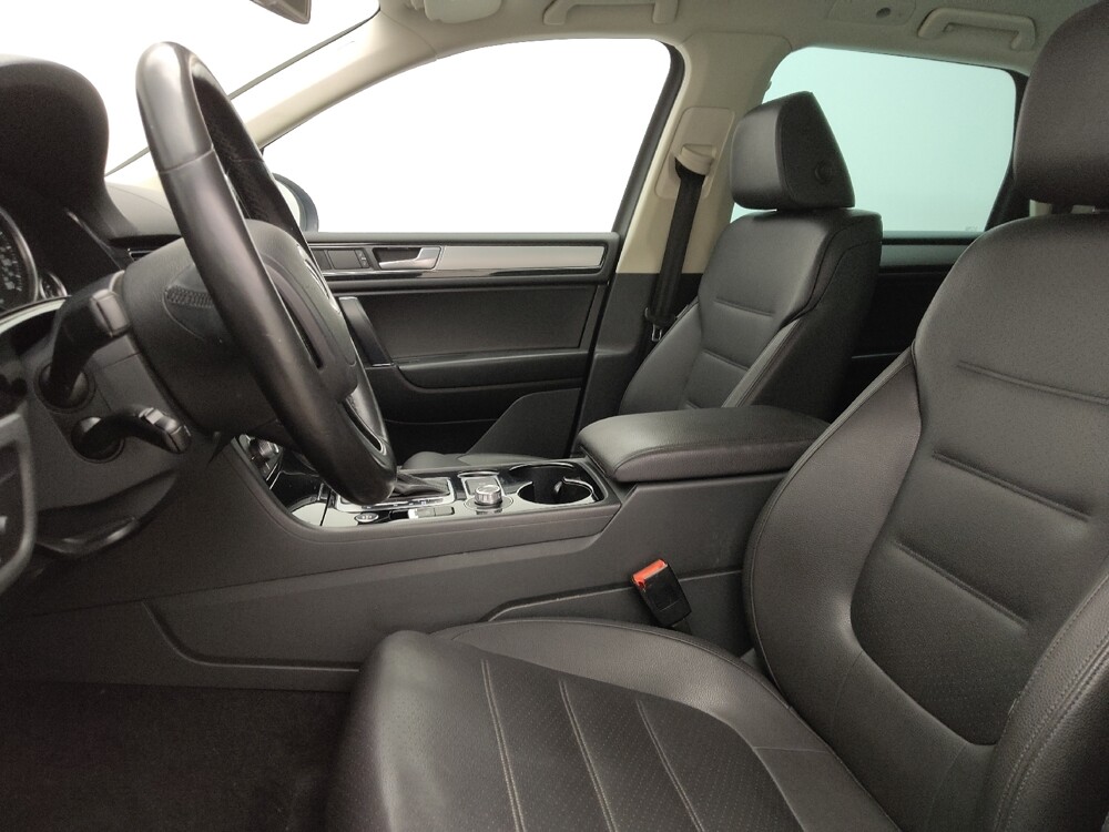 2016 Volkswagen Touareg in Denver, CO 80012 - 18130348 17