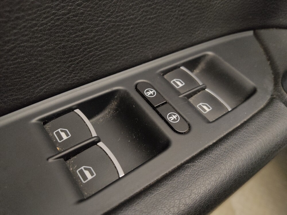 2016 Volkswagen Touareg in Denver, CO 80012 - 18130348 27