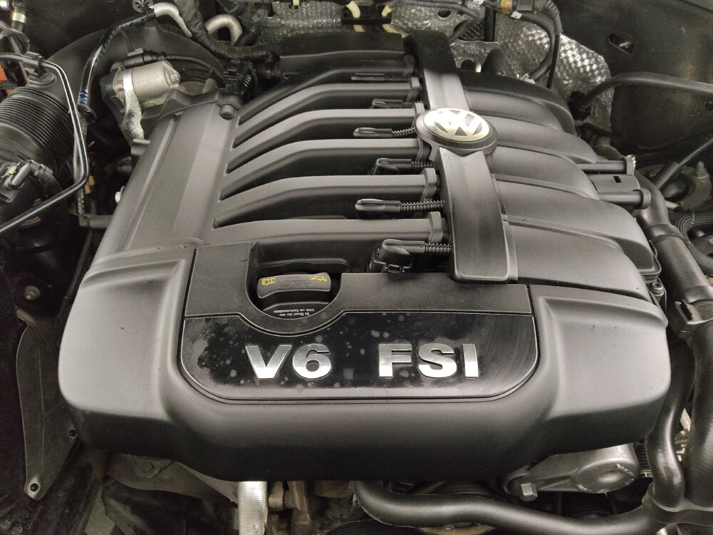 2016 Volkswagen Touareg in Denver, CO 80012 - 18130348 30