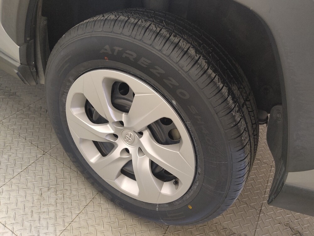 2019 Toyota RAV4 in Houston, TX 77034 - 18130372 31