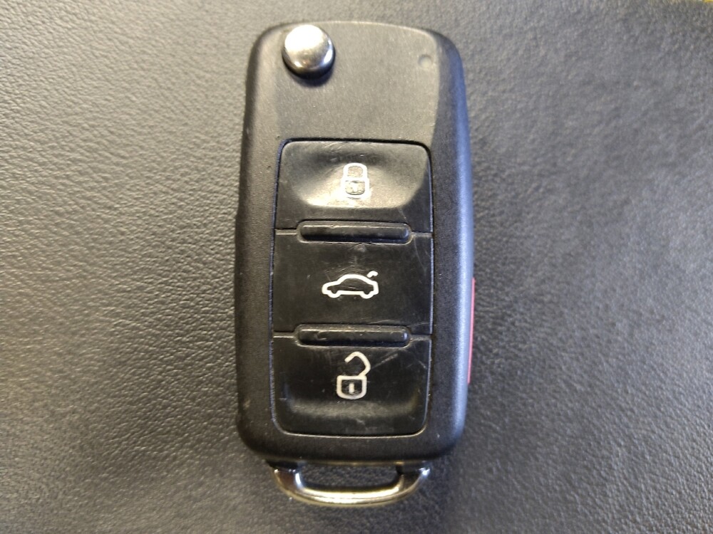 2017 Volkswagen Beetle in Houston, TX 77074 - 18130377 32