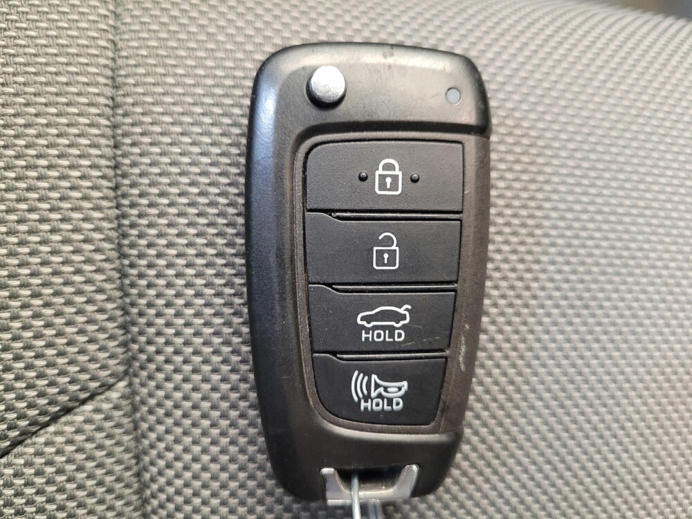 2023 Hyundai Elantra in Louisville, KY 40258 - 18130384 32