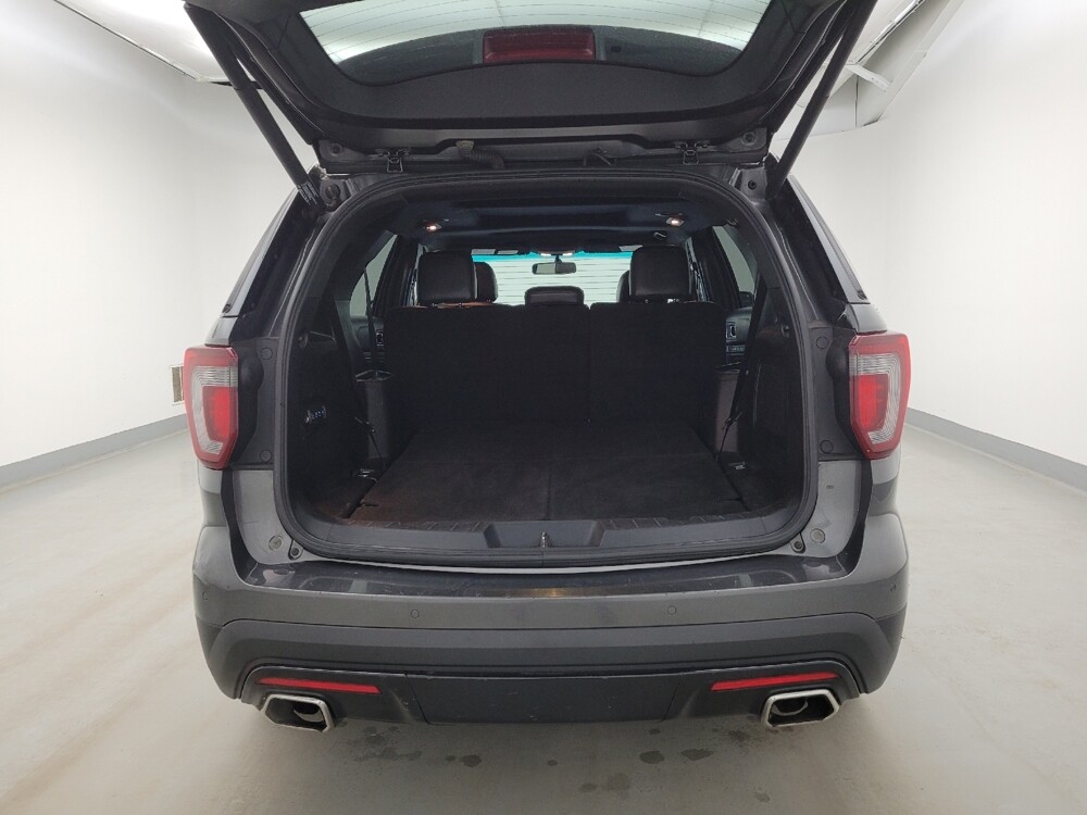 2017 Ford Explorer in Louisville, KY 40258 - 18130385 29