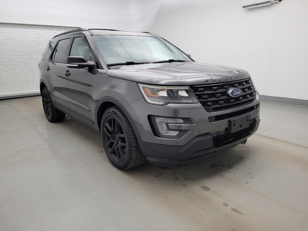 2017 Ford Explorer in Louisville, KY 40258 - 18130385 13