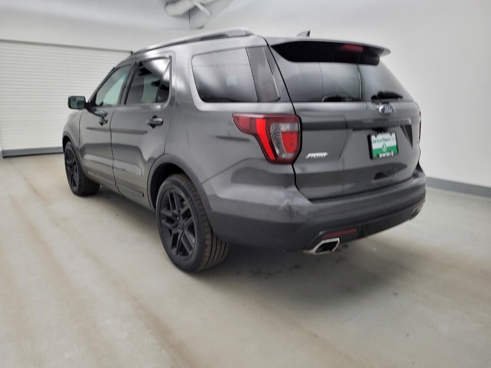 2017 Ford Explorer in Louisville, KY 40258 - 18130385 5
