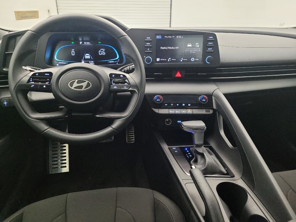 2025 Hyundai Elantra in Maple Heights, OH 44137 - 18130386 22