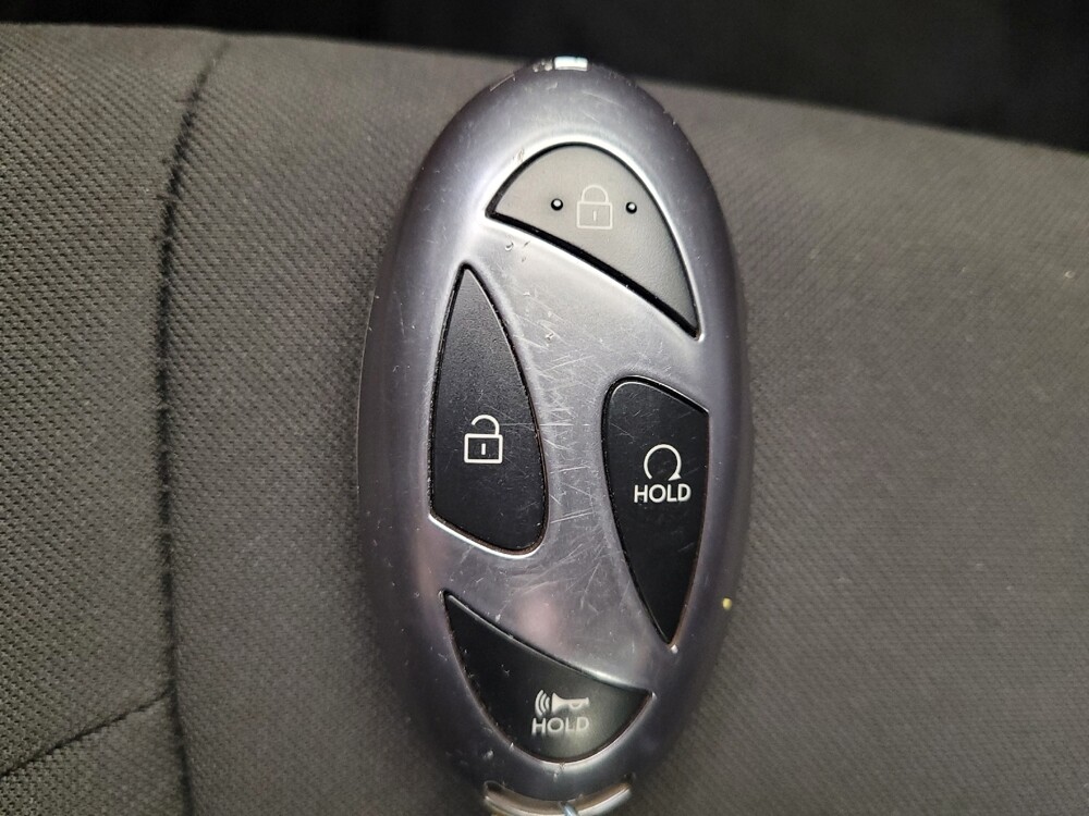 2025 Hyundai Elantra in Maple Heights, OH 44137 - 18130386 32