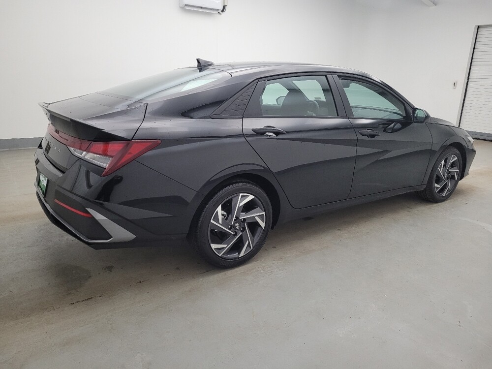 2025 Hyundai Elantra in Maple Heights, OH 44137 - 18130386 10