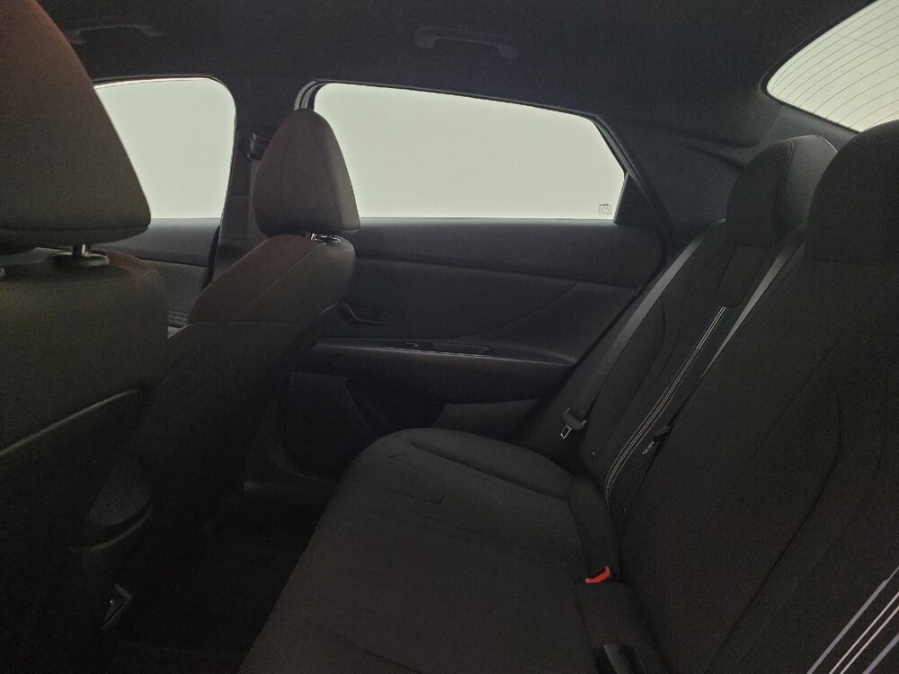 2025 Hyundai Elantra in Maple Heights, OH 44137 - 18130386 18