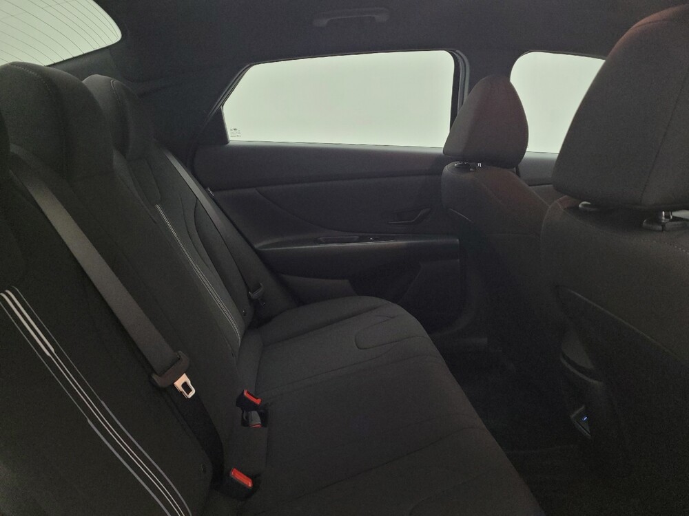 2025 Hyundai Elantra in Maple Heights, OH 44137 - 18130386 19