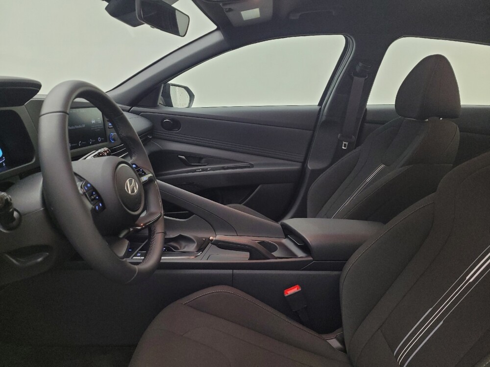 2025 Hyundai Elantra in Maple Heights, OH 44137 - 18130386 17