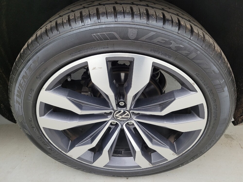 2021 Volkswagen Atlas in Columbus, OH 43228 - 18130389 31