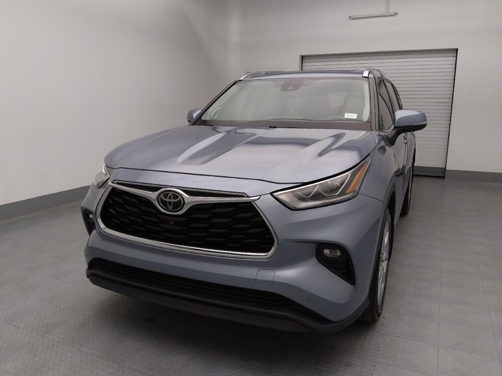 2020 Toyota Highlander in Independence, MO 64055 - 18130403 15